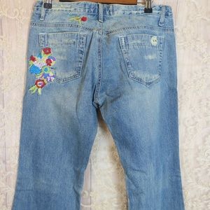 JOE’S JEANS | Floral Embroidered Jeans Size 31
